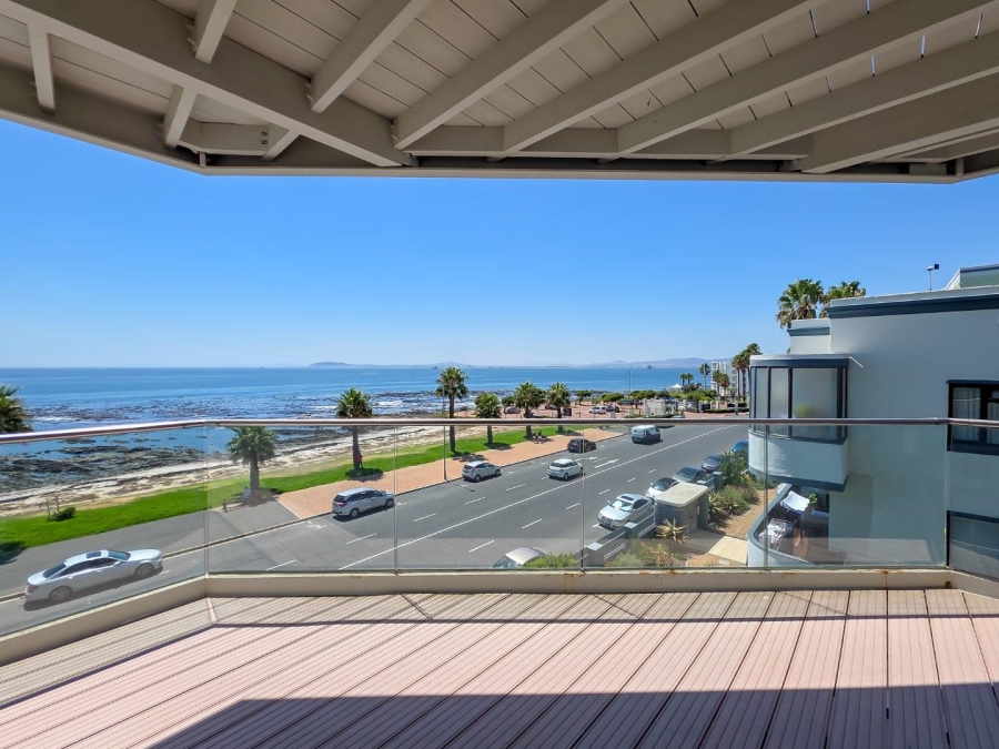 To Let 2 Bedroom Property for Rent in Mouille Point Western Cape